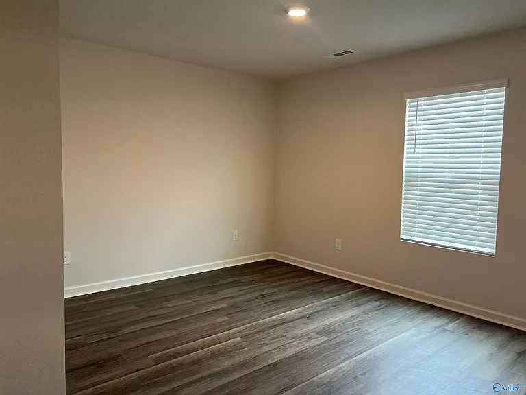 146 Maple Spring Trl — Photo 32