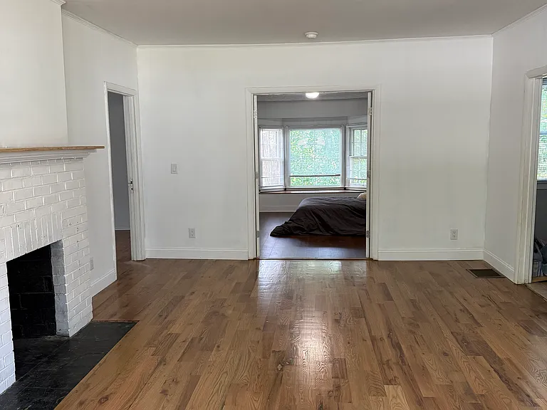 109 Buist Ave — Photo 3