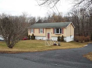 49 Camelot Rd, Poughkeepsie, NY 12601