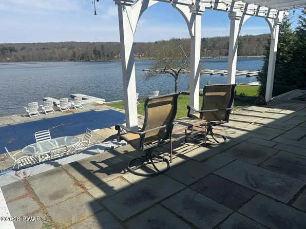 114 Shore Rd, Tafton, PA 18464