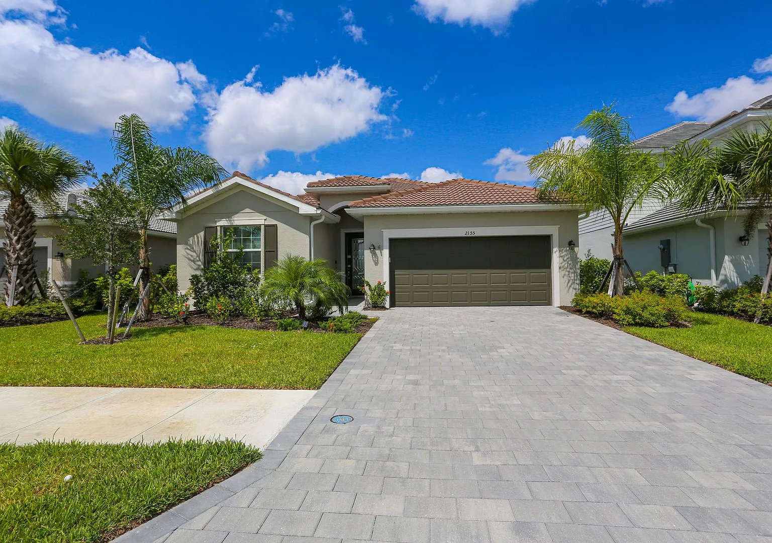 ** 4/3 Heated Pool And Spa Furnished Home Modern In Highly Desired North Naples Available Startin... — Photo 1