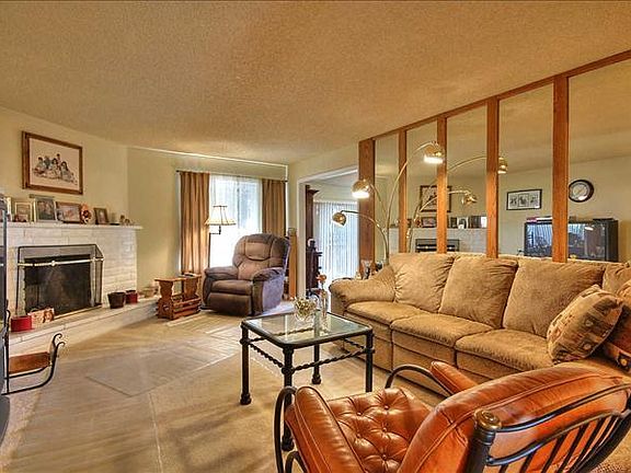 3rd image of 2830 Fountain Oaks Dr