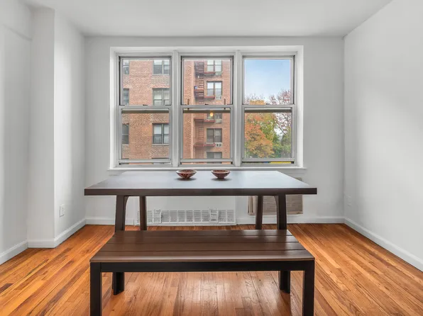 415 Argyle Road image 3 of 15