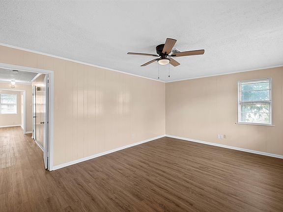 2nd image of 111 E Dawn Dr