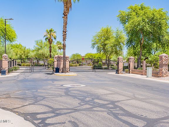 2nd image of 1651 E HORSESHOE Drive