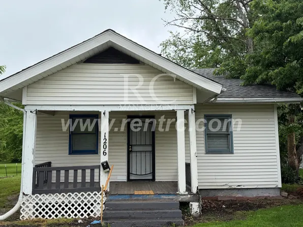 1206 Robinson St, Danville, IL 61832