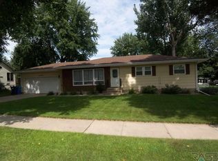 5204 W 38th St, Sioux Falls, SD 57106