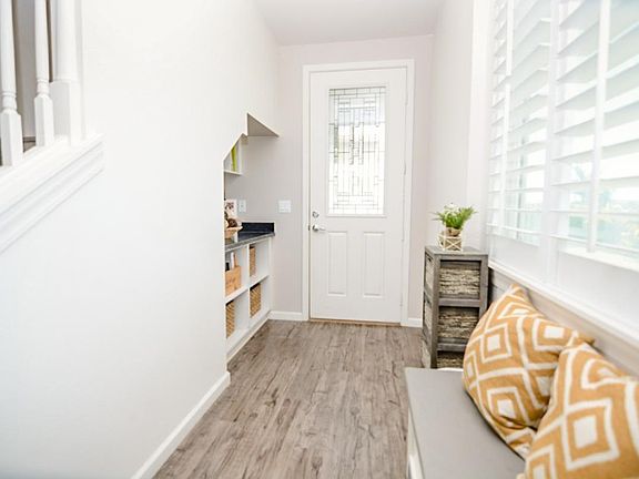3rd image of 1101 Kukulu St Unit 32
