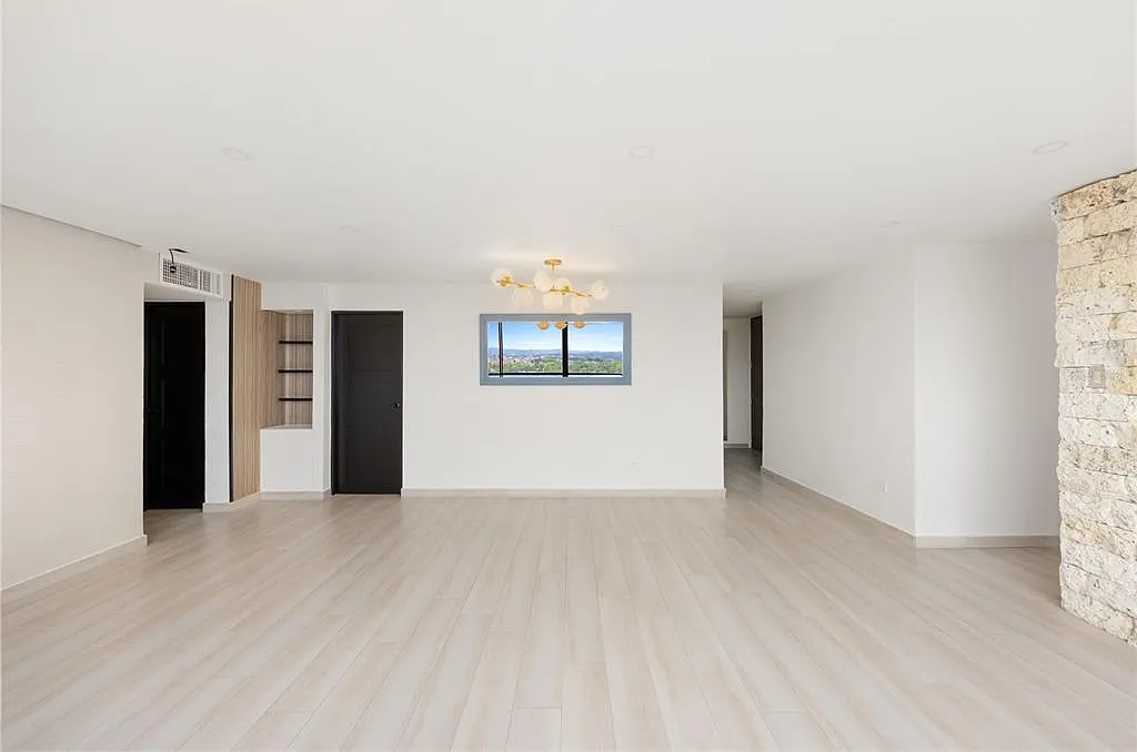 3 bed, 2.0 bath, 1163 sqft, $2,850 — Photo 4