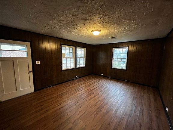 2nd image of 114 Plaza St #1