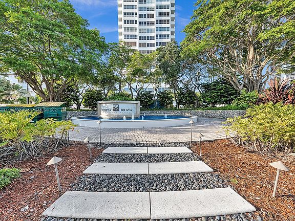 4th image of 11 Island Ave APT 1001