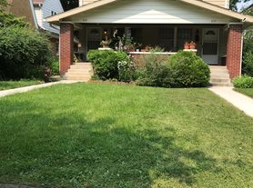 870 Woodruff Place Middle Dr, Indianapolis, IN