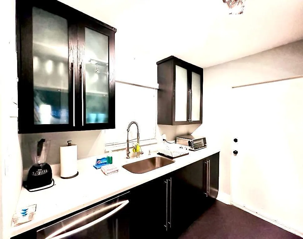1 bed, 1.5 bath, 792 sqft, $2,700 — Photo 2