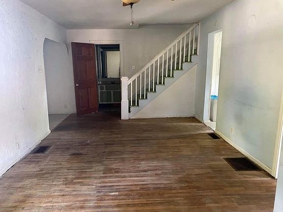 5th image of 721 S Brittain Ave
