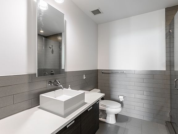 5th image of 122 West St APT 3E