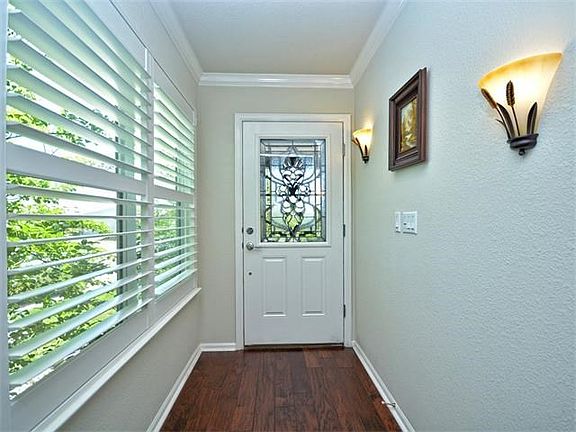 4th image of 115 Eisenhower Ct