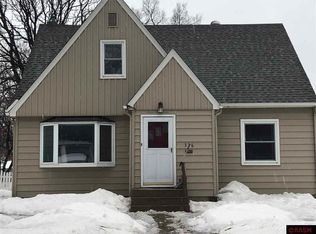 336 W Wheeler Ave, North Mankato, MN 56003