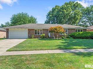 2912 Mill Point Ct, Springfield, IL 62704