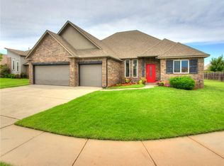 17713 Sparrow Hawk Ln, Edmond, OK 73012