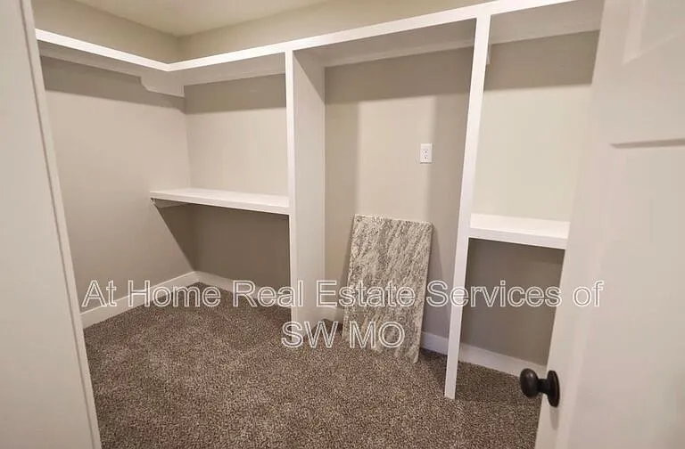 4526 Venice Ave — Photo 9