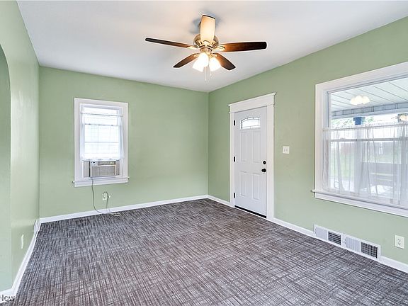 4th image of 321 Cornell Ave