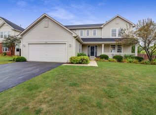 780 N Overlook Cir, Round Lake, IL