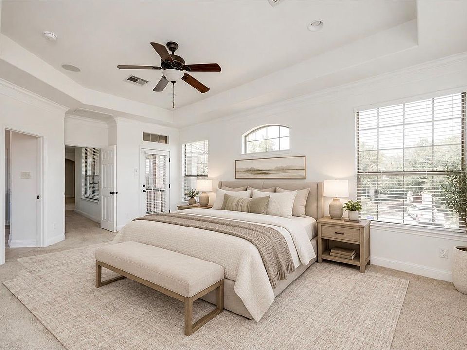 1st image of 15633 Interlachen Dr