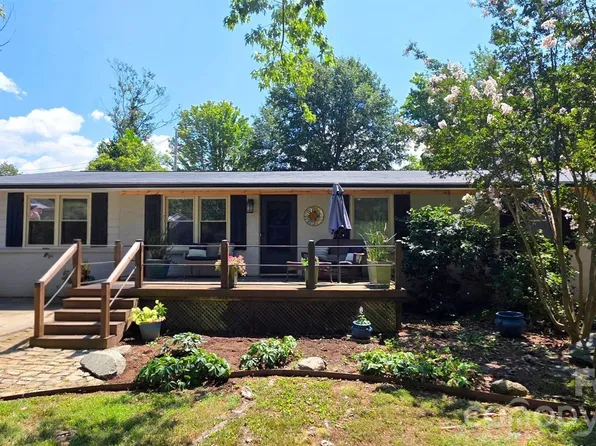 21013 Entrada Dr, Cornelius, NC 28031