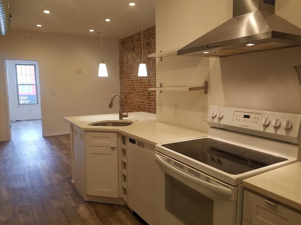 1st image of 602 E Girard Ave #2
