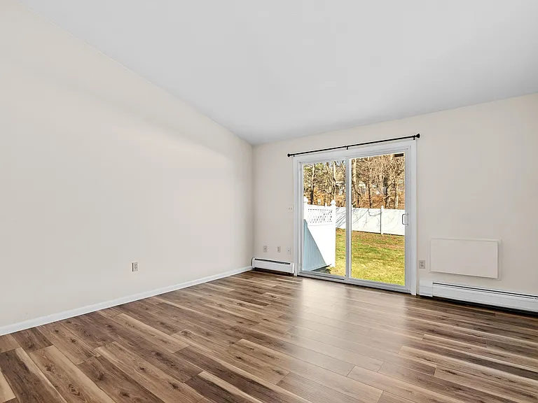 50 E Hill Rd #3L — Photo 5