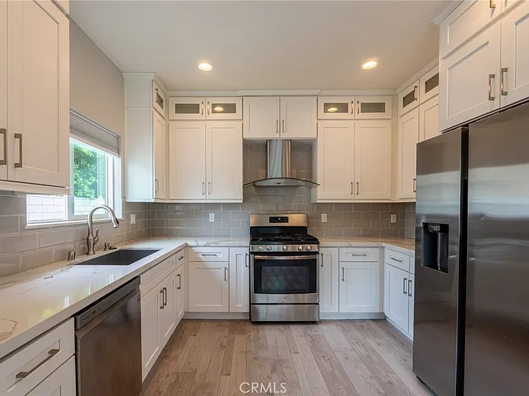 6938 Peach Ave — Photo 5