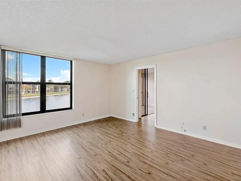 6519 Coral Lake Dr #207 — Photo 8