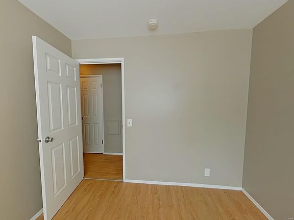 5th image of 2115 Huntington Dr