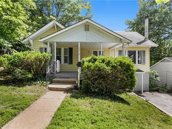 9319 E 17th St S, Independence, MO 64052