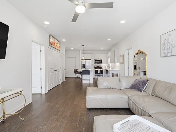 5th image of 1677 54th Ave N #320