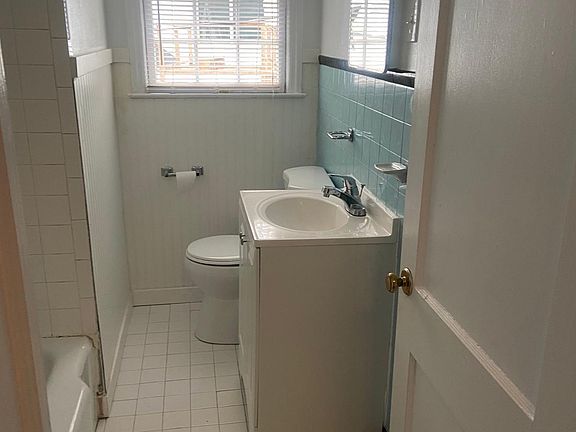 5th image of 422 E Radiance Dr