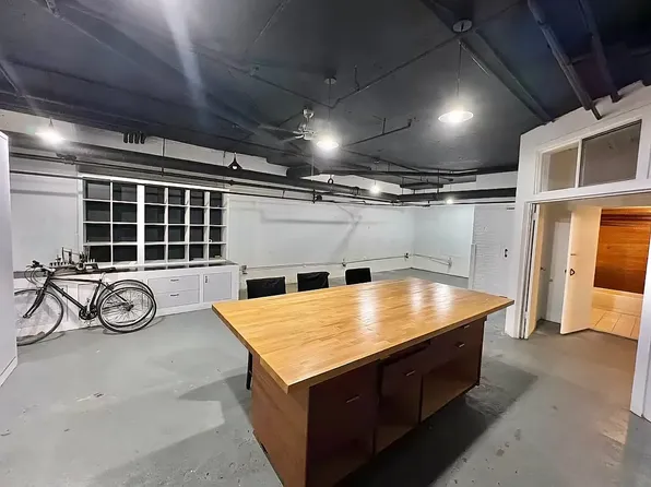 315 Berry Street image 4 of 6