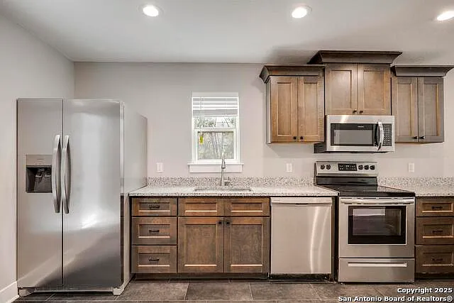349 Will Rogers Dr #B — Photo 8