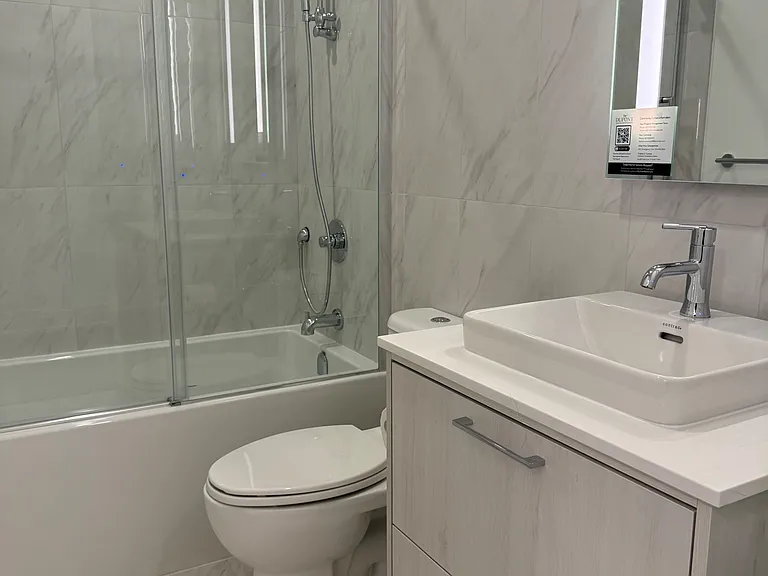 858 Dupont St #624 — Photo 16
