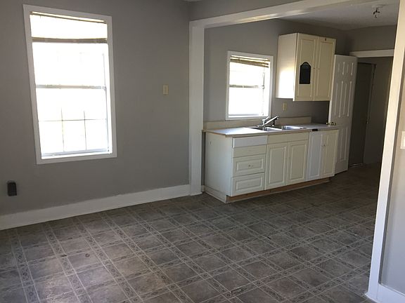 2nd image of 2311 Fulton Ave SW