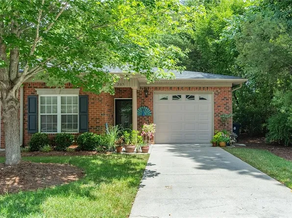 205 Chickadee Dr, Lexington, NC 27292