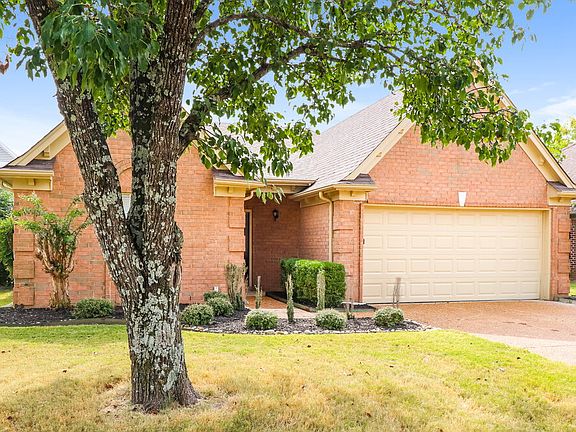 3rd image of 10029 Woodland Grove Dr