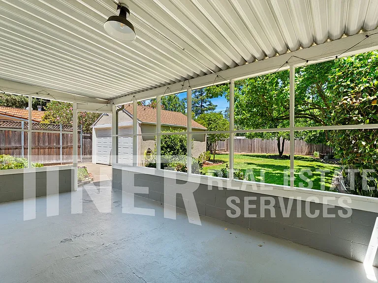 1067 Perkins Way — Photo 18