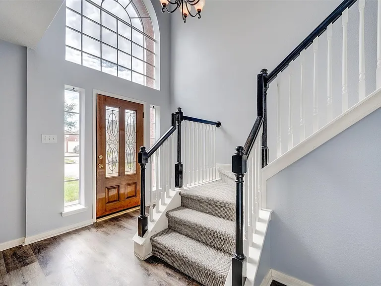 21318 Rose Hollow Ln — Photo 2