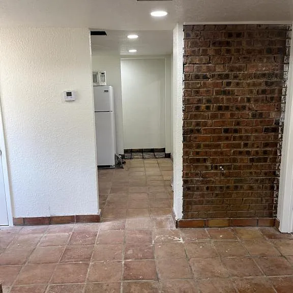 210 Cates St — Photo 13
