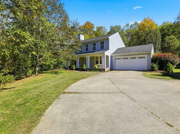 4 Woods Edge Ln, Amelia, OH 45102