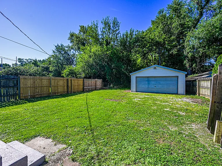 1909 Taylor Ave — Photo 25