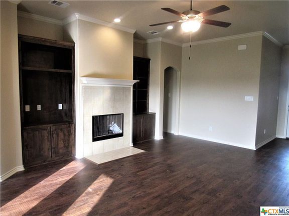 2nd image of 2927 Crystal Ann Dr