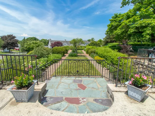 105 Legend Hill Road #105, Madison, CT 06443