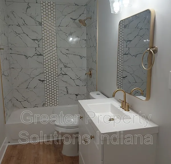 252 Lawndale St — Photo 9